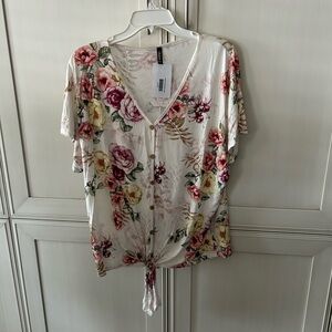 Chic Floral Button-Down Blouse